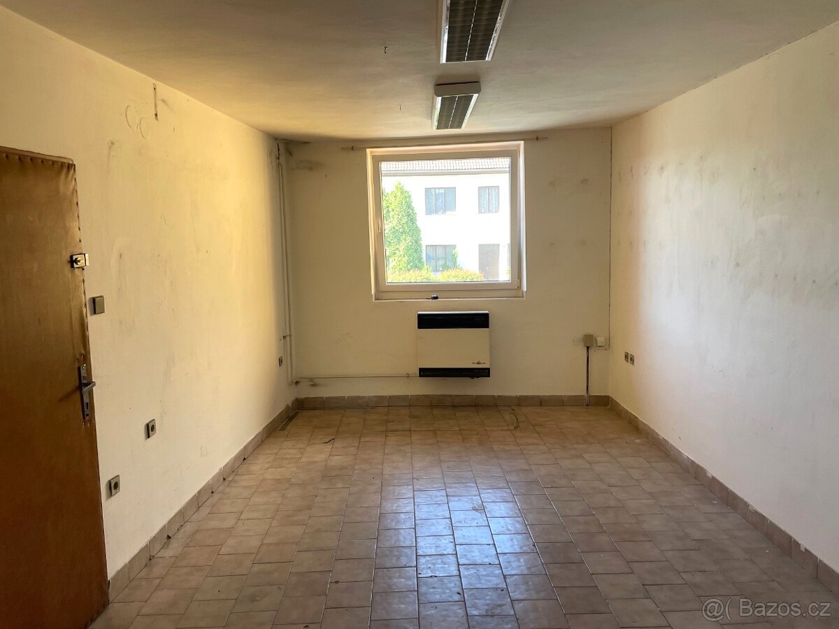 PRONÁJEM OBCHODNÍHO PROSTORU UHERSKÝ BROD - 4