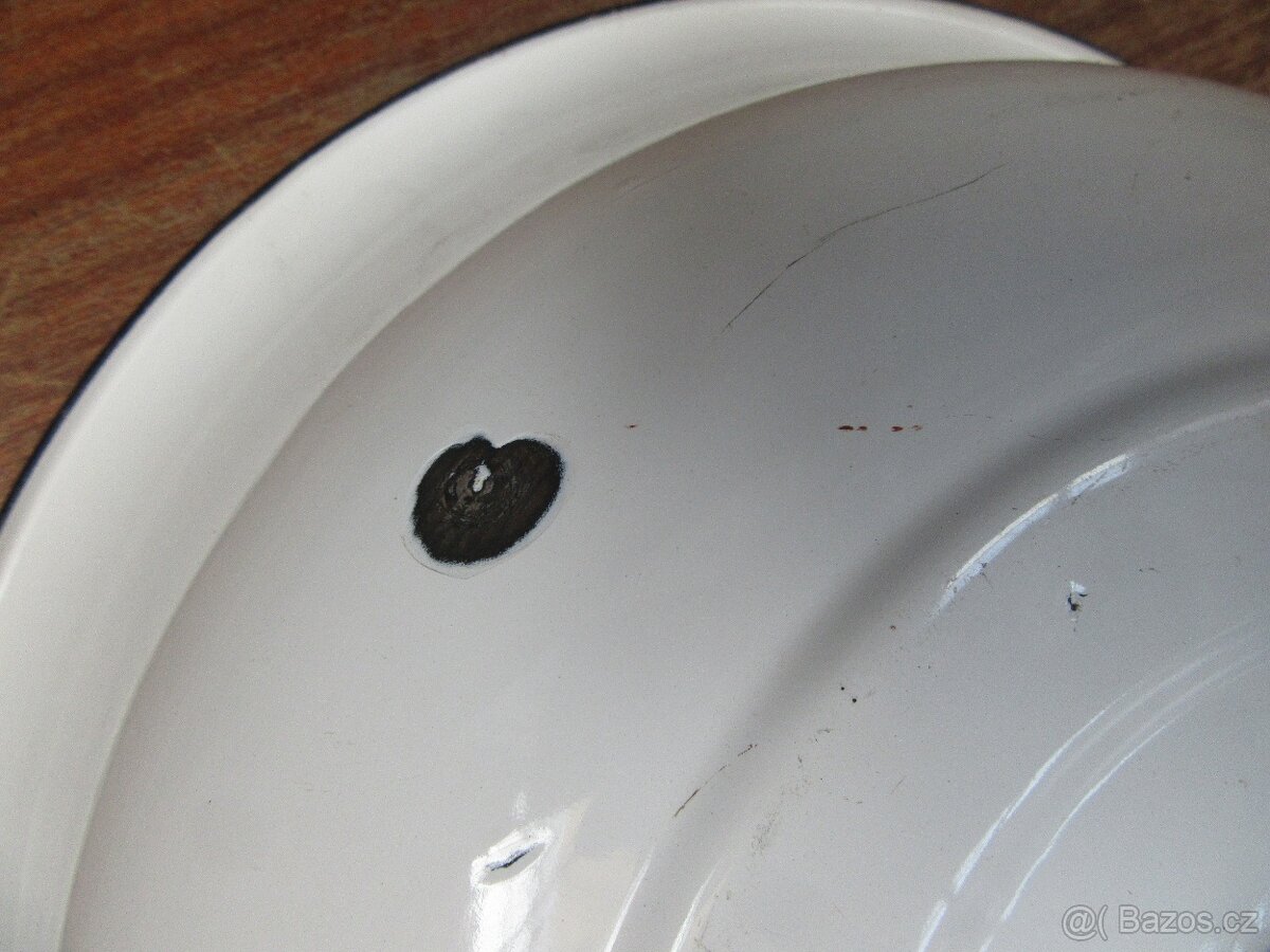 Nabízím velky krásný starožitný smaltovany lavor. Neteče. Pů - 4