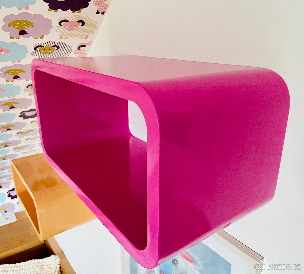 Sada veselých lakovaných polic - 4