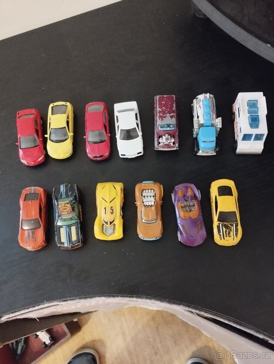 Autíčka Hot Wheels - 4