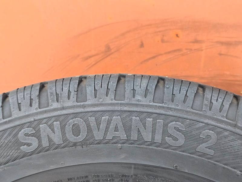 Zimní Barum 215/65/16C - 4