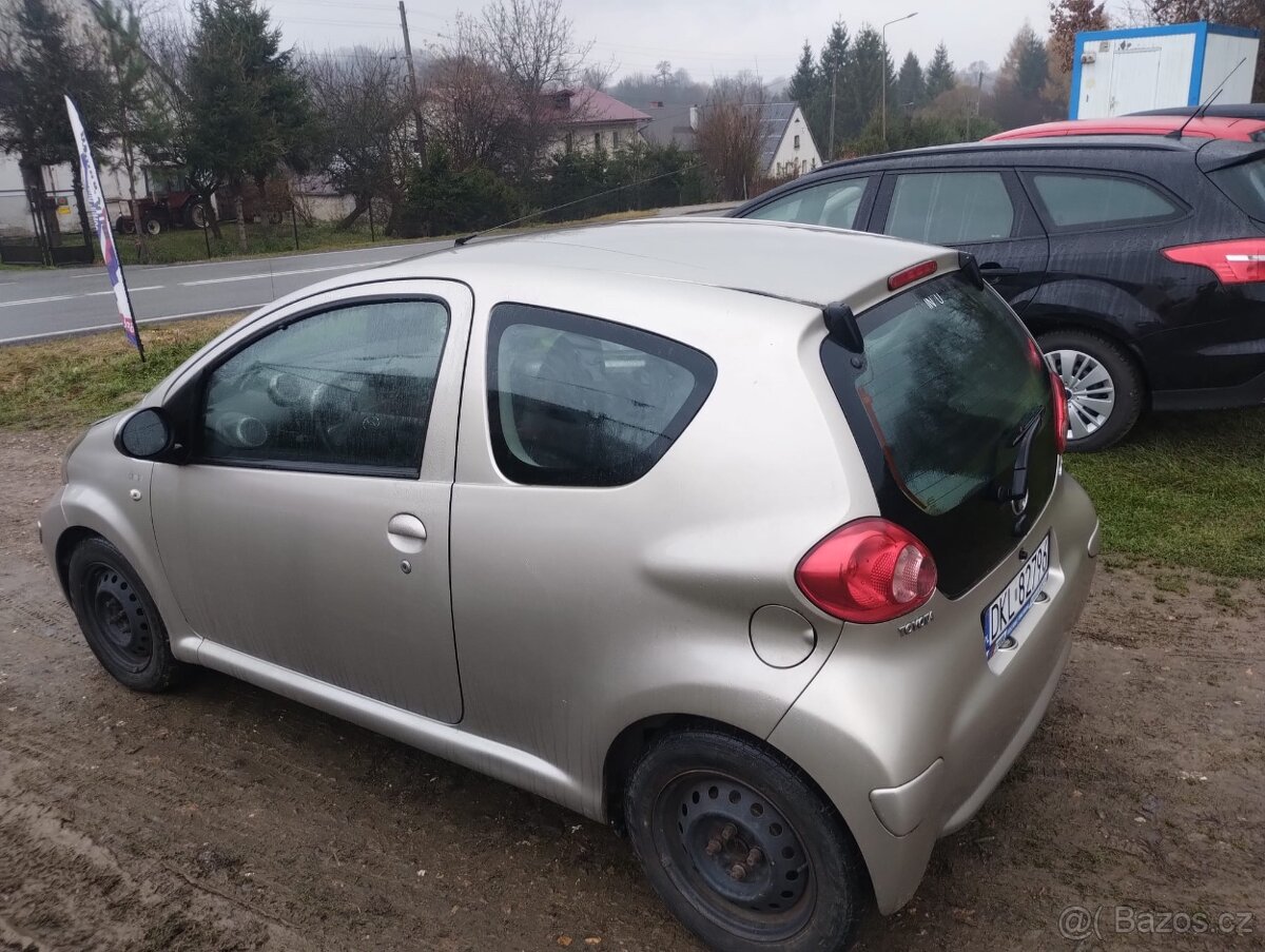 🏙️ Toyota Aygo 1.0 VVT-i (2008) - 4