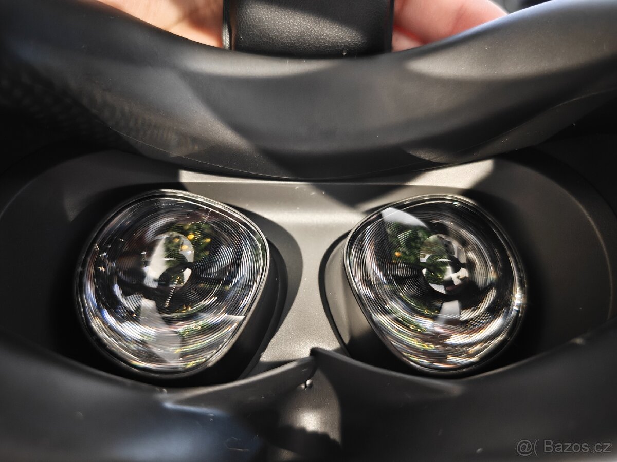 Oculus Quest 3s 128GB + Headstrap + Datový kabel + Brašna - 4