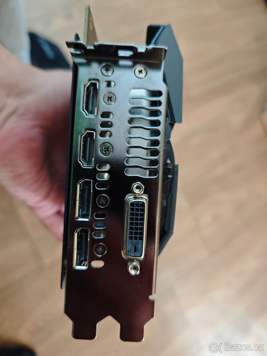 ASUS ROG STRIX GAMING RX580 T8G - 4