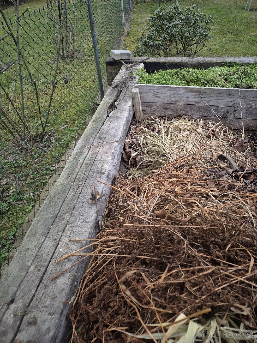 Staré dřevěné pražsce z komposteru - 4