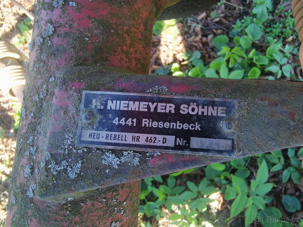 Nesený obraceč sena - 4