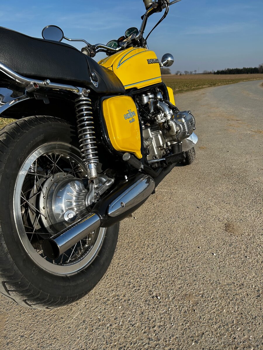 Honda GL1000 - 4