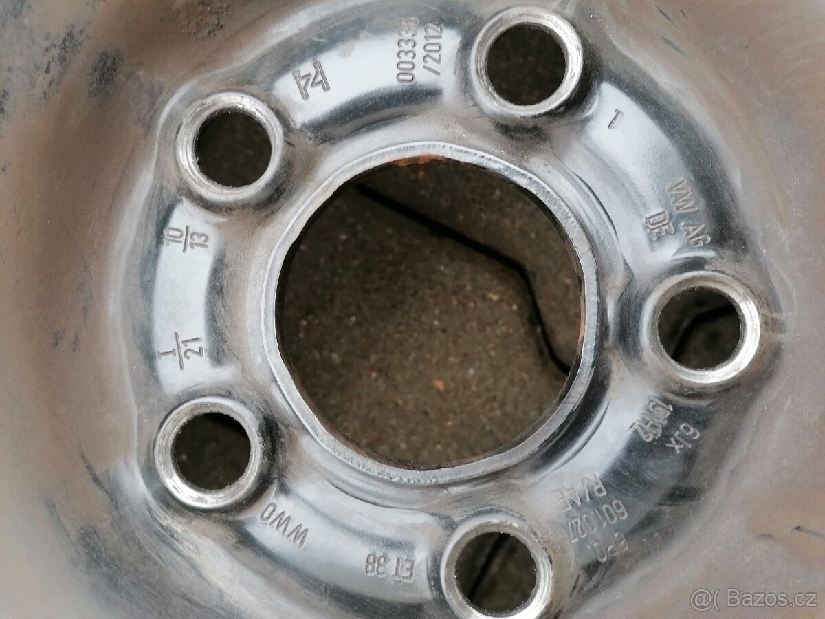 Sada plechových disků 5x100 "15" včetně zimní pneu 185/60 - 4