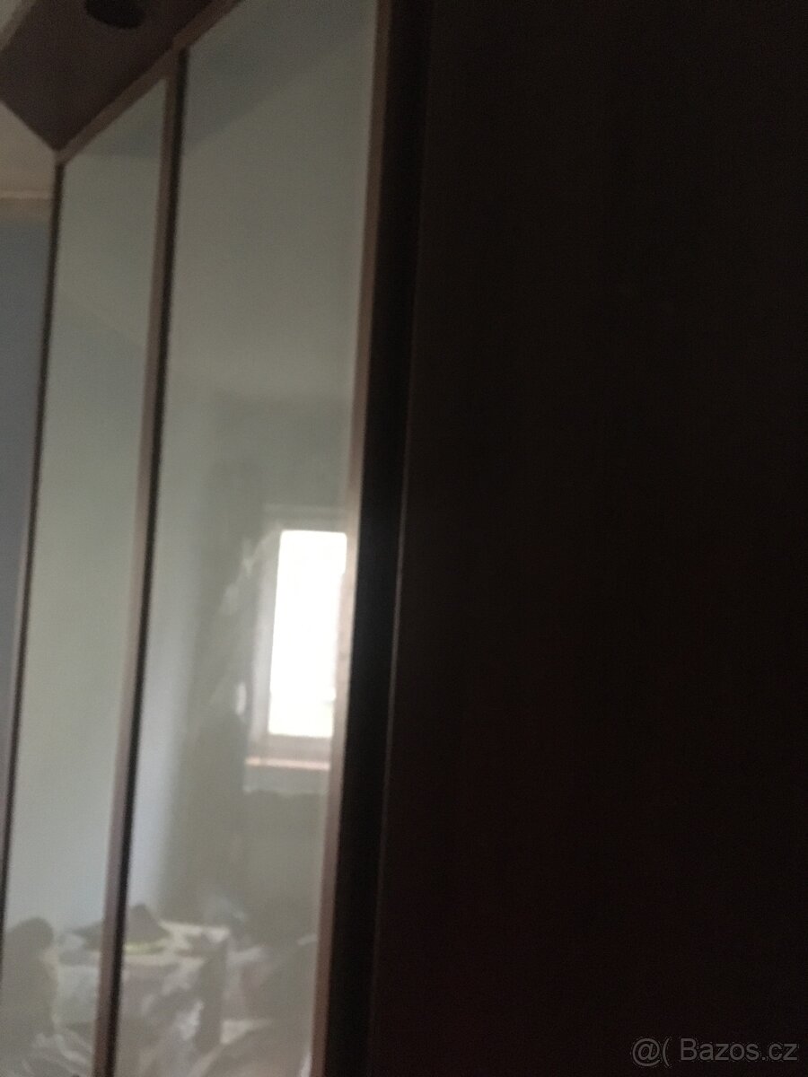 Rohová šatní skříň, IKEA Hopen. PC 10.000 Kč - 4