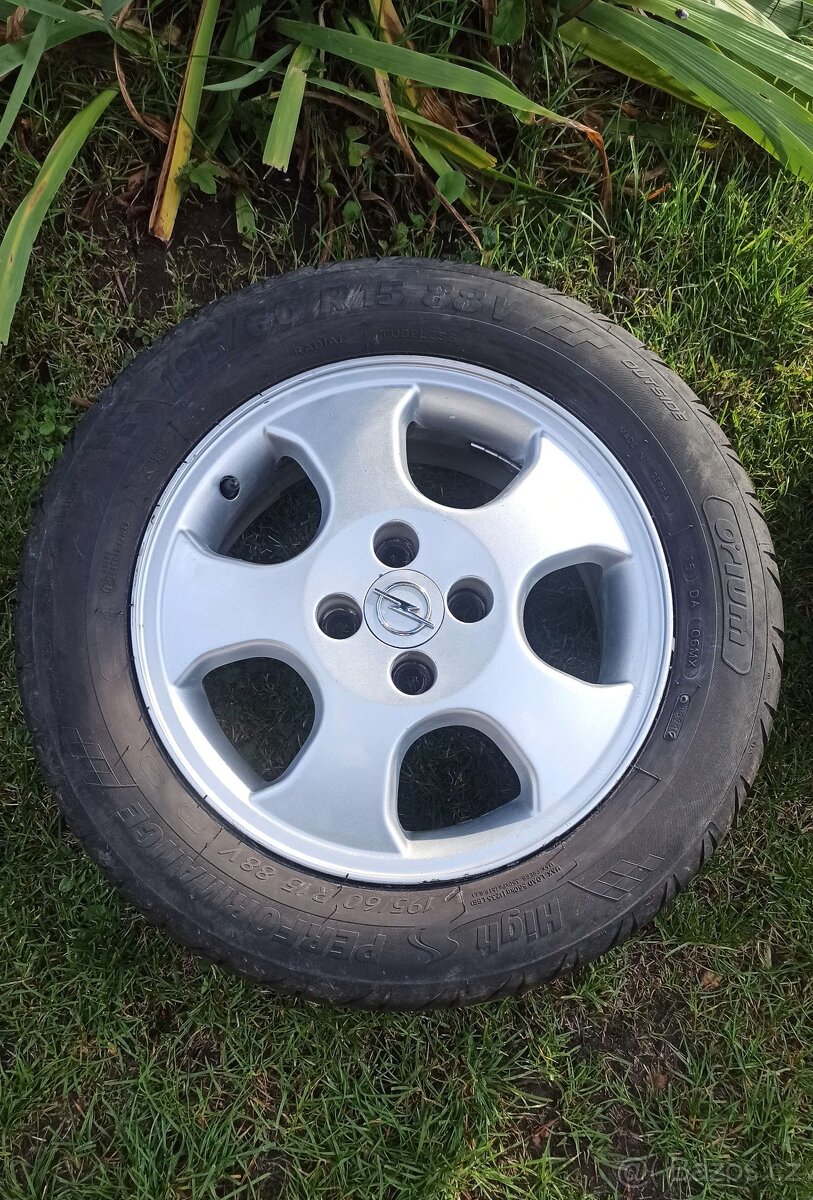 ALU Kola R15 7J 15H2 ET49 + letní pneu (Opel Astra) - 4