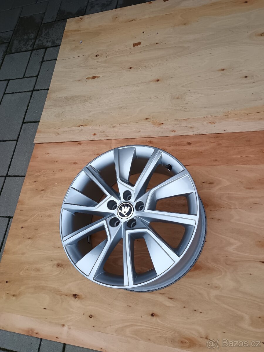 Kamiq ALU disky BRAGA 17 - 4