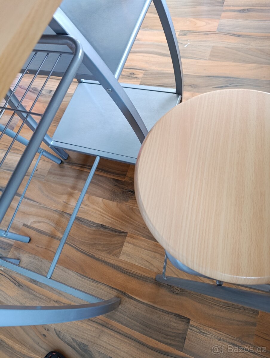 Stůl s 2 židlemi - 4