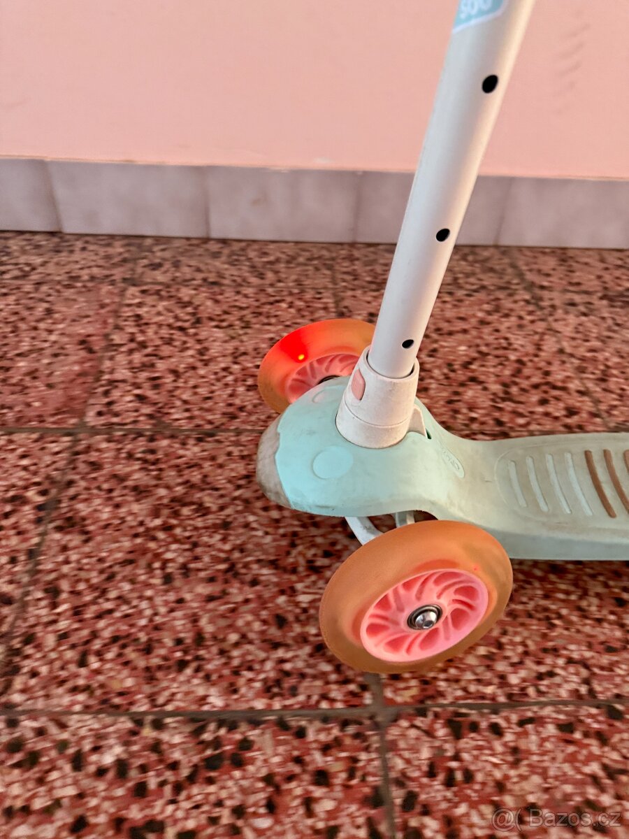 Dětská koloběžka - svítící kolečka - 4