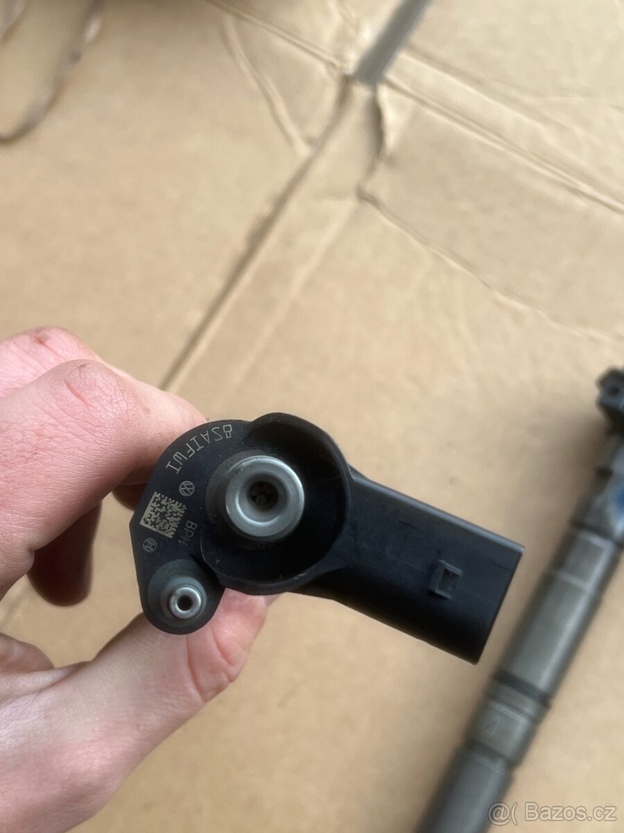 Vstřikovače 2.0TDI 125kw 03L130277 - 4