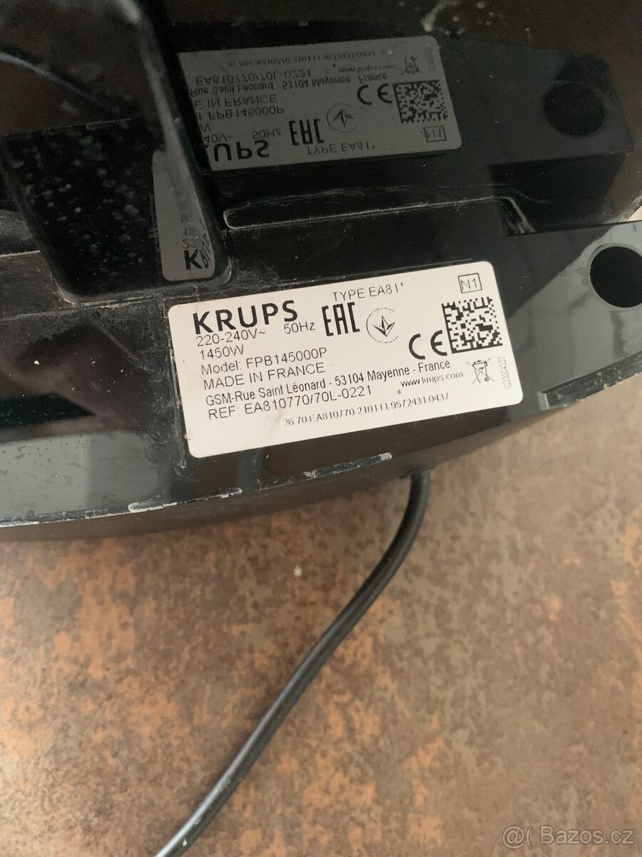 Kompaktní automatický kávovar Krups EA81 - 4