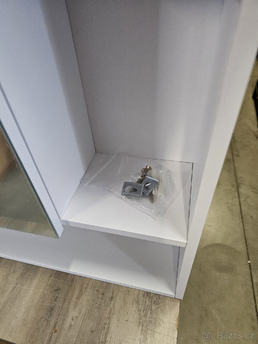 NOVÁ ZÁVĚSNÁ KOUPELNOVÁ SKŘÍŇKA - 4