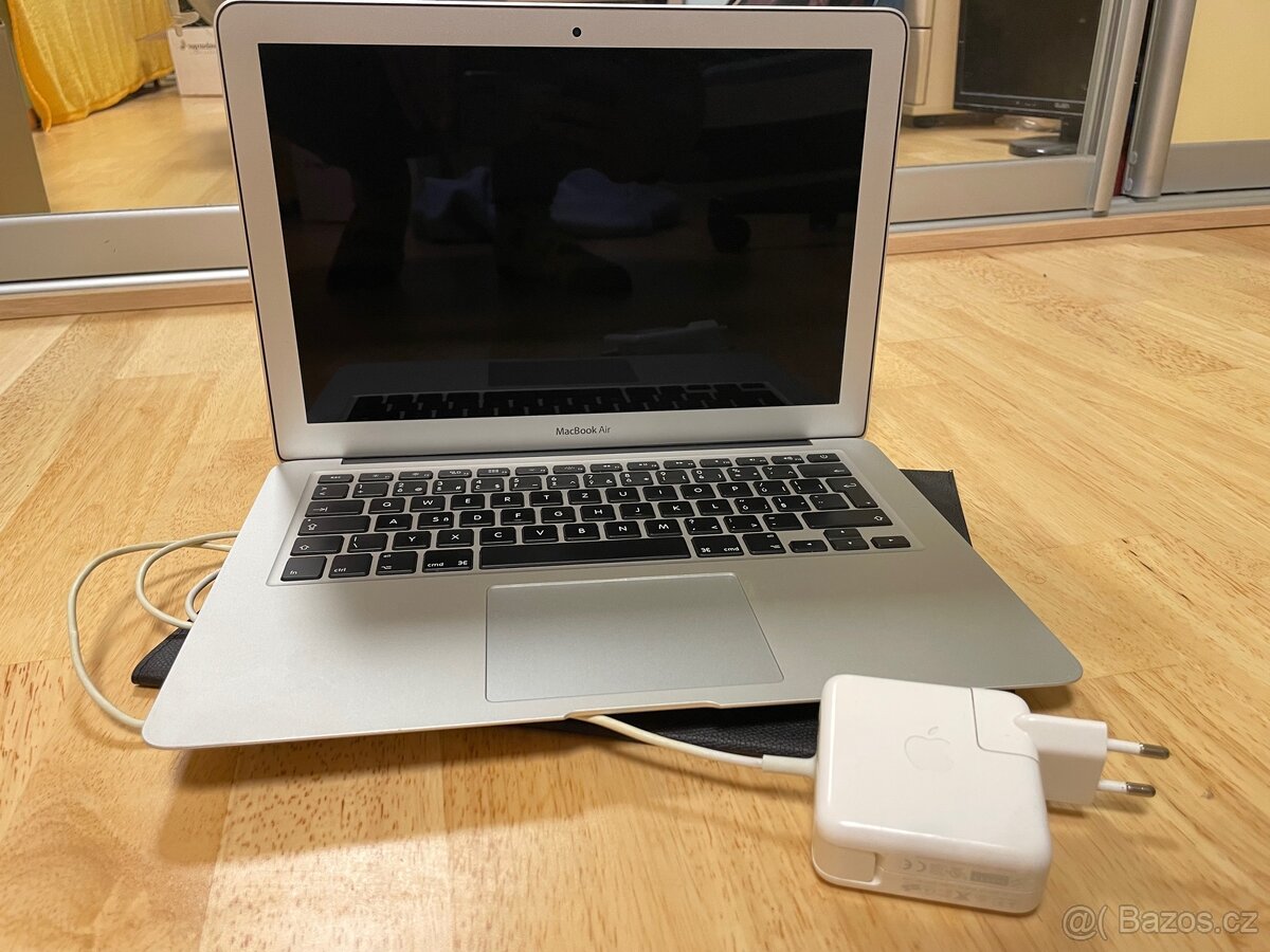 MacBook Air 2017 - 4