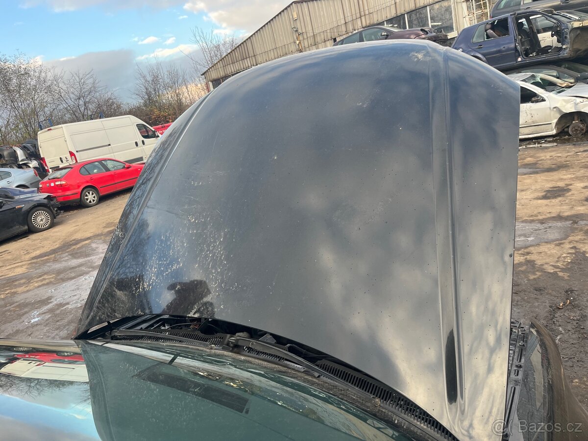 Audi a4b7 kapota, nárazník - 4