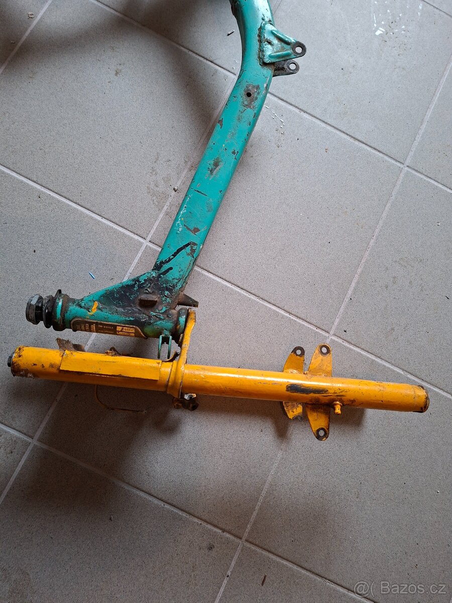 Jawa 50 pionyr - ram s přední vidlici - 4