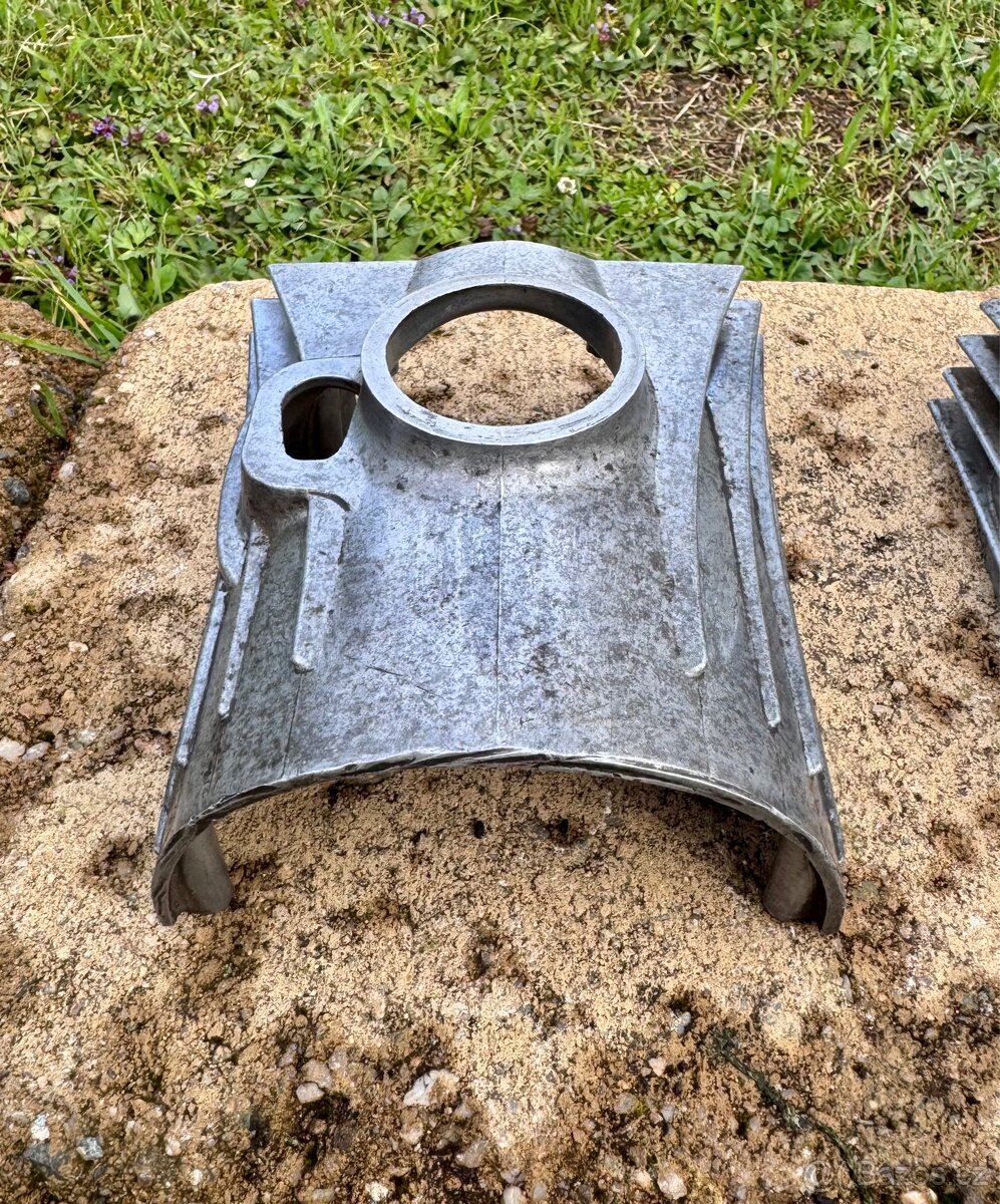 ČZ 125 175 250 - kryt karburatoru - 4