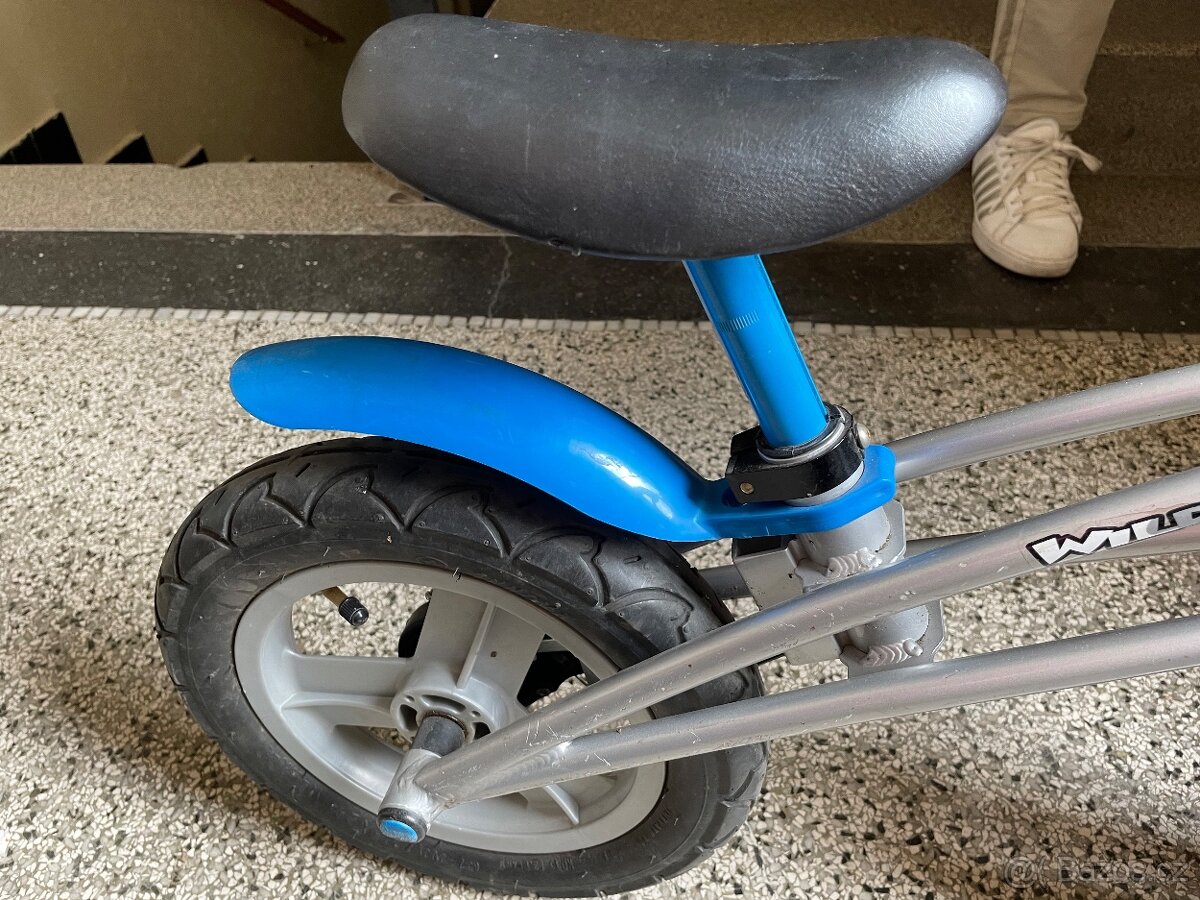 Chlapecké odrážedlo s nafukovacími koly - 4