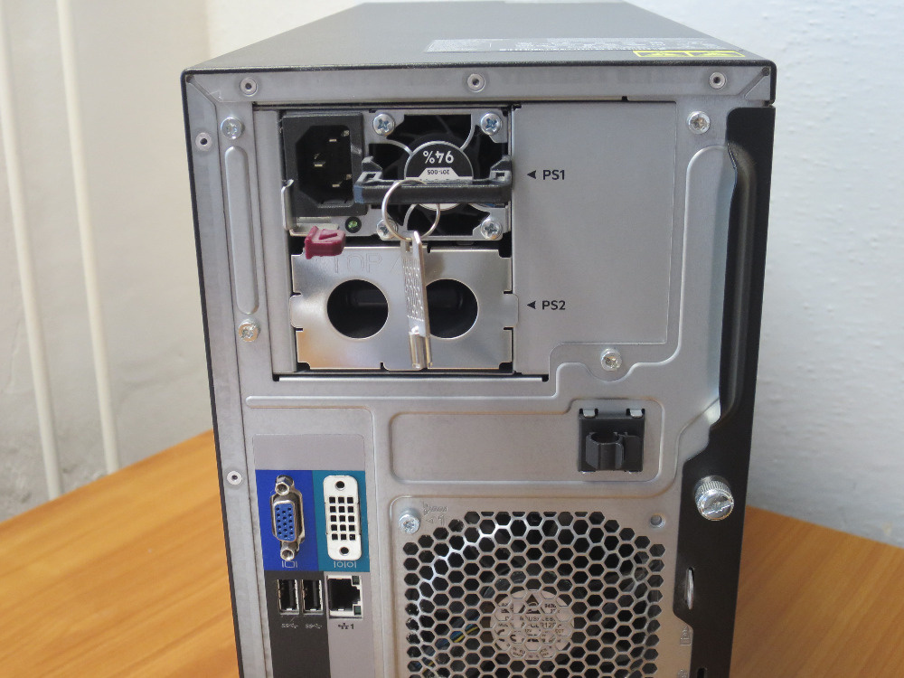 prodám server HP Hewlett-Packard - 4