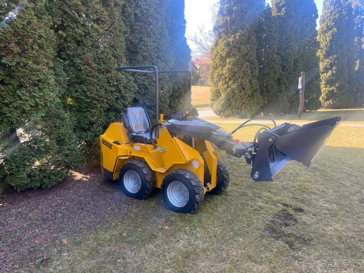 Smykový nakladač - 4