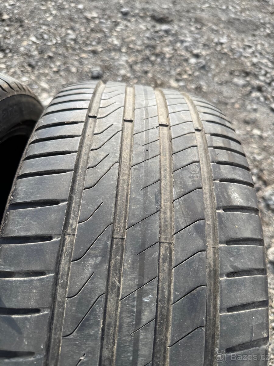 235/40 r19 Pirelli - 4