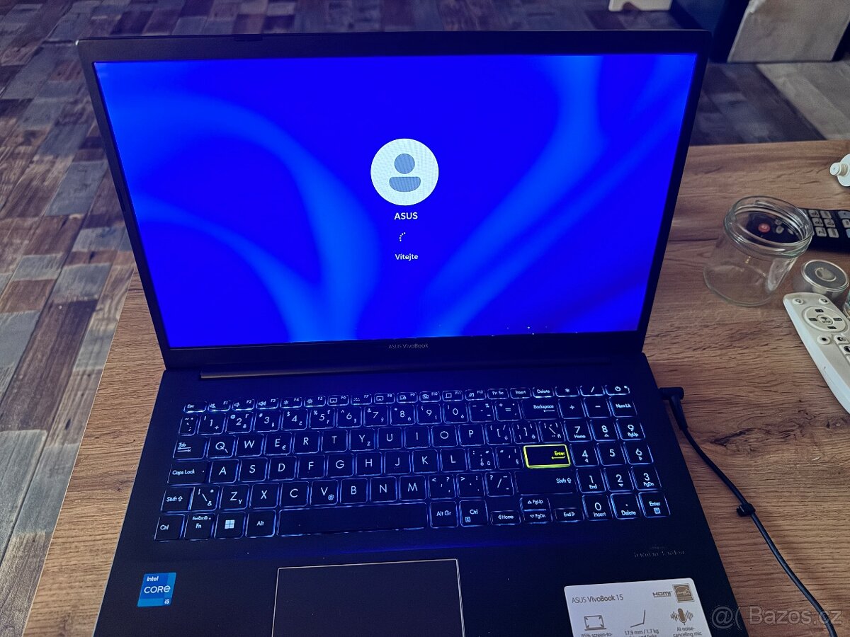 Asus vivoBook notebook - 4
