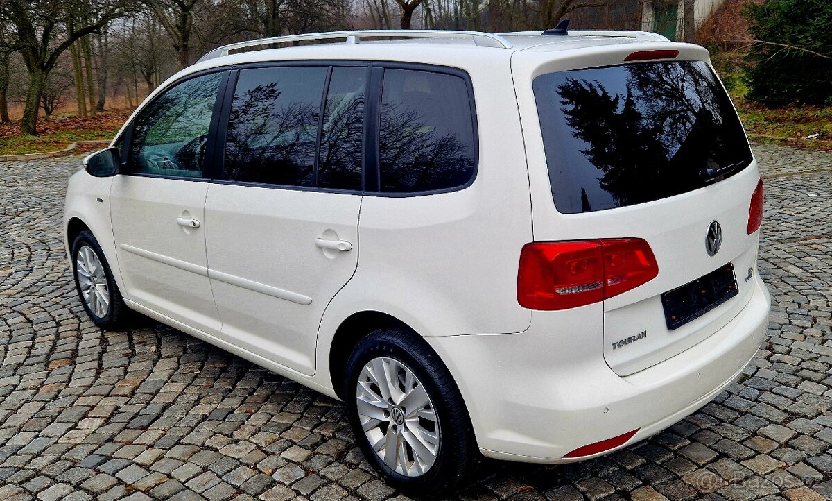 TOURAN LIVE 1.6 tdi 77kw 2013 najeto 148000km - 4