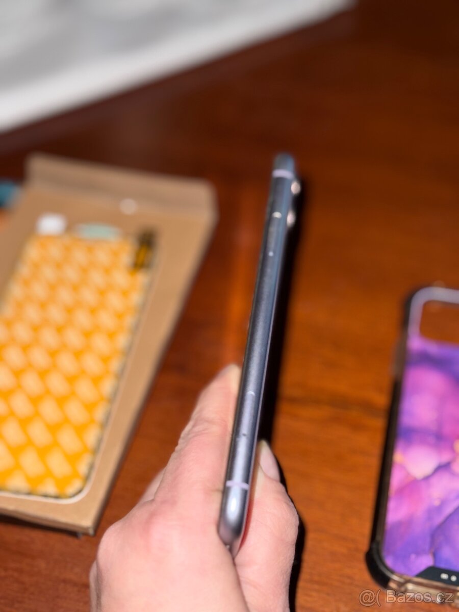 iPhone 11 Pro 256 gb vcetne pancer glass - 4