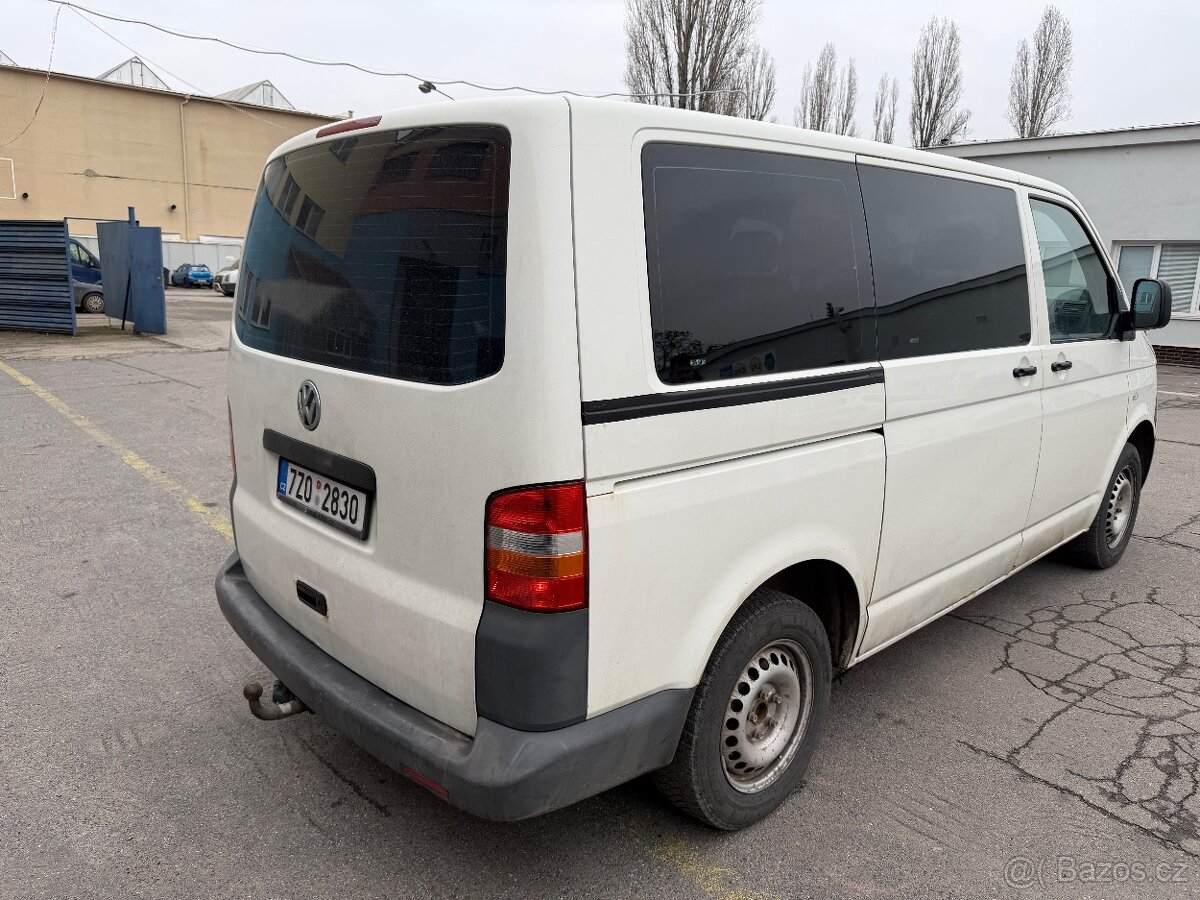 VW Transporter T5 9 MÍST - 4
