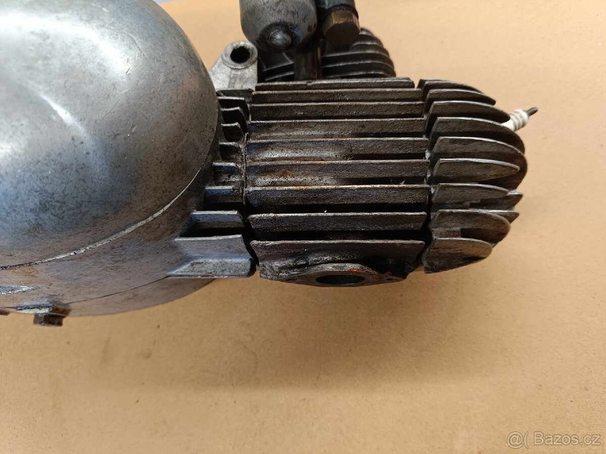 Motor Jawa 550- 555 na ND - 4