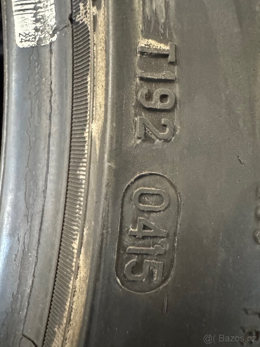 Pirelli Cinturato 235/40R19 - 4