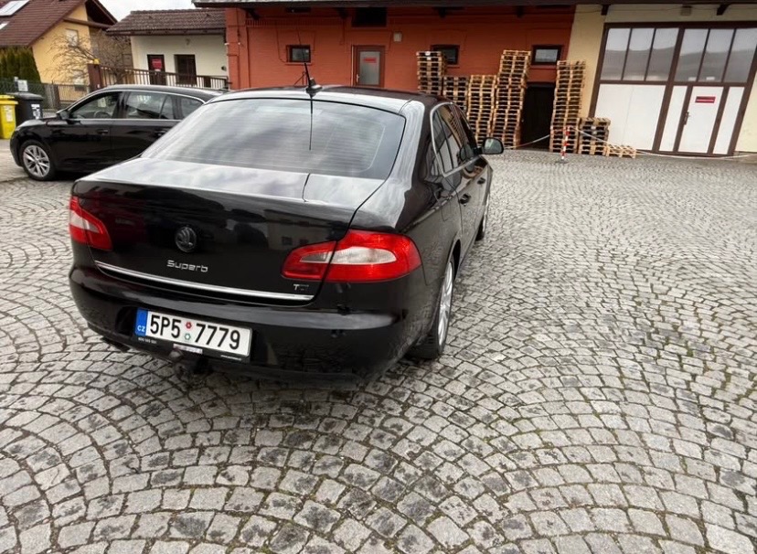 Superb 2 2.0 TDI 125 kw rok 2009 - 4