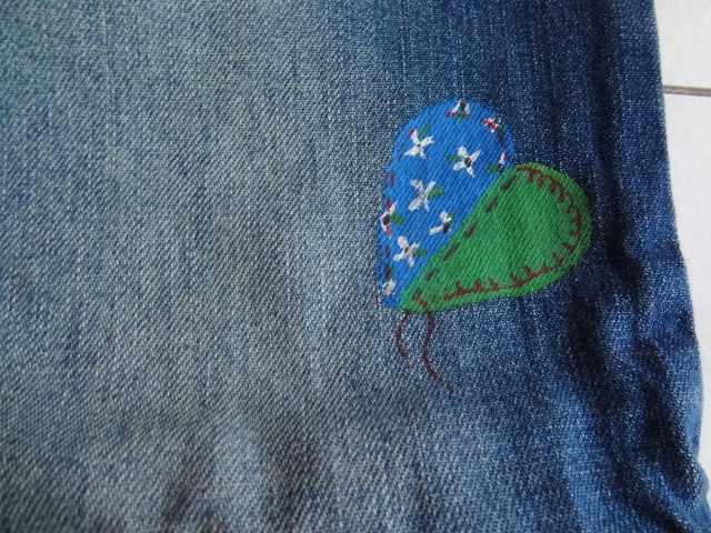 DŽÍNY S NAMALOVANOU HOLČIČKOU vel. 110 - 4