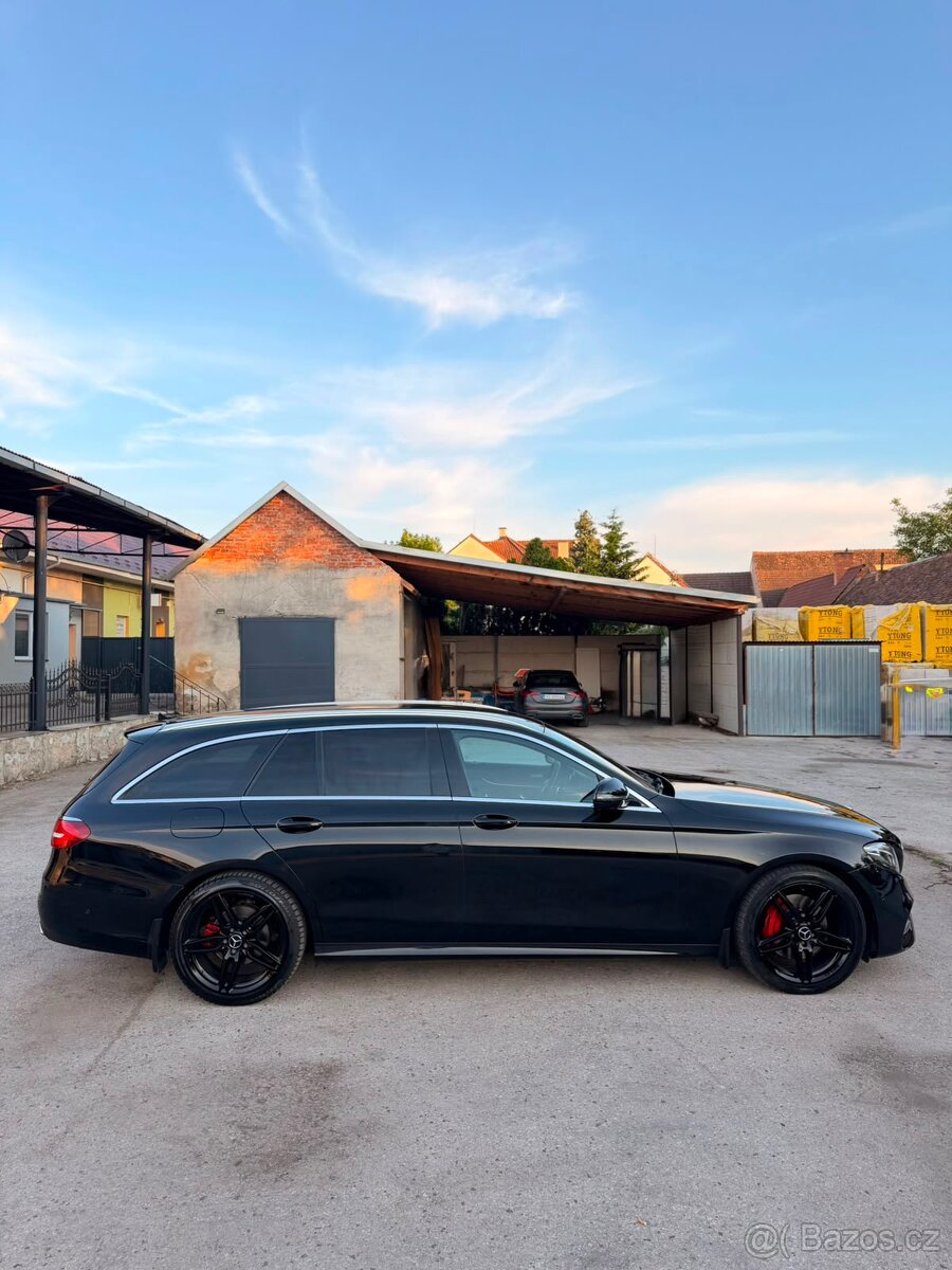 Mercedes Benz E220 AMG 143kw - 4