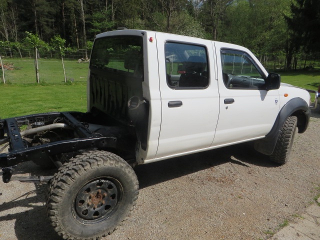 Nissan D22,rv 2003,diesel2488ccm,najeto 300tis km