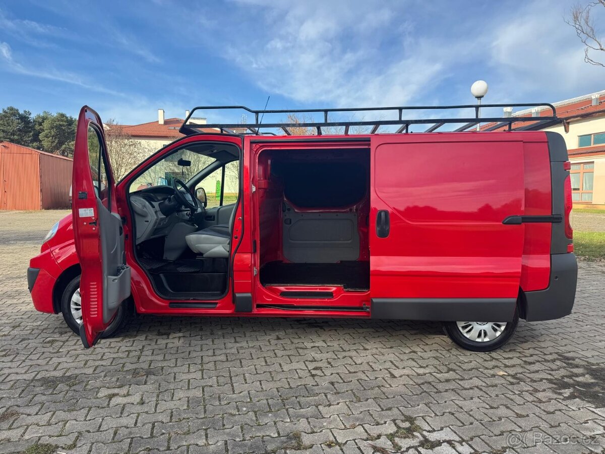 RENAULT TRAFIC 2.5DCI 107KW LONG 2X ŠOUPAČKY MOD.2008 - 4