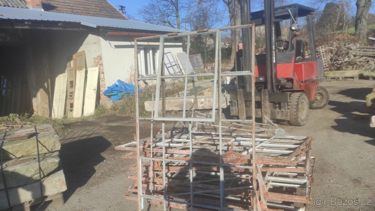 Stará železná okna, 50 ks-100x170cm, fabrické okno - 4