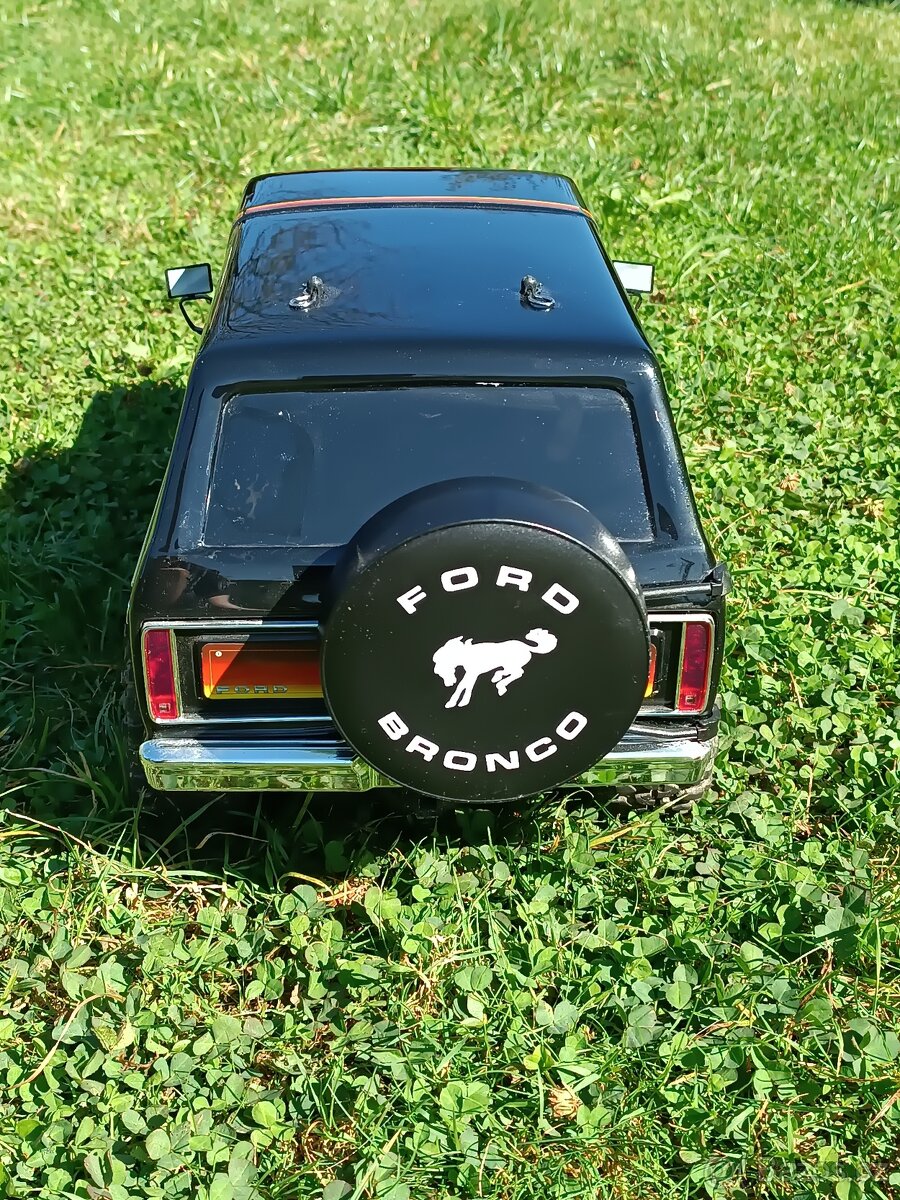 RC model Traxxas TRX-4 - Ford Bronco + příslušenství - 4