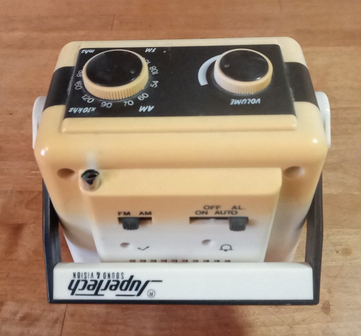 Historické sběratelské radio SuperTech Sound & Vision Model - 4