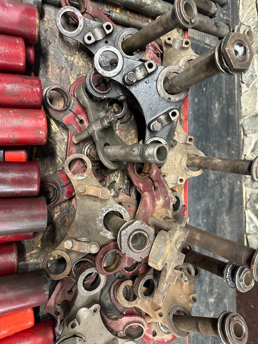 Predám prední tlumiče, vidlice, okuláre JAWA 250 350 panelka - 4