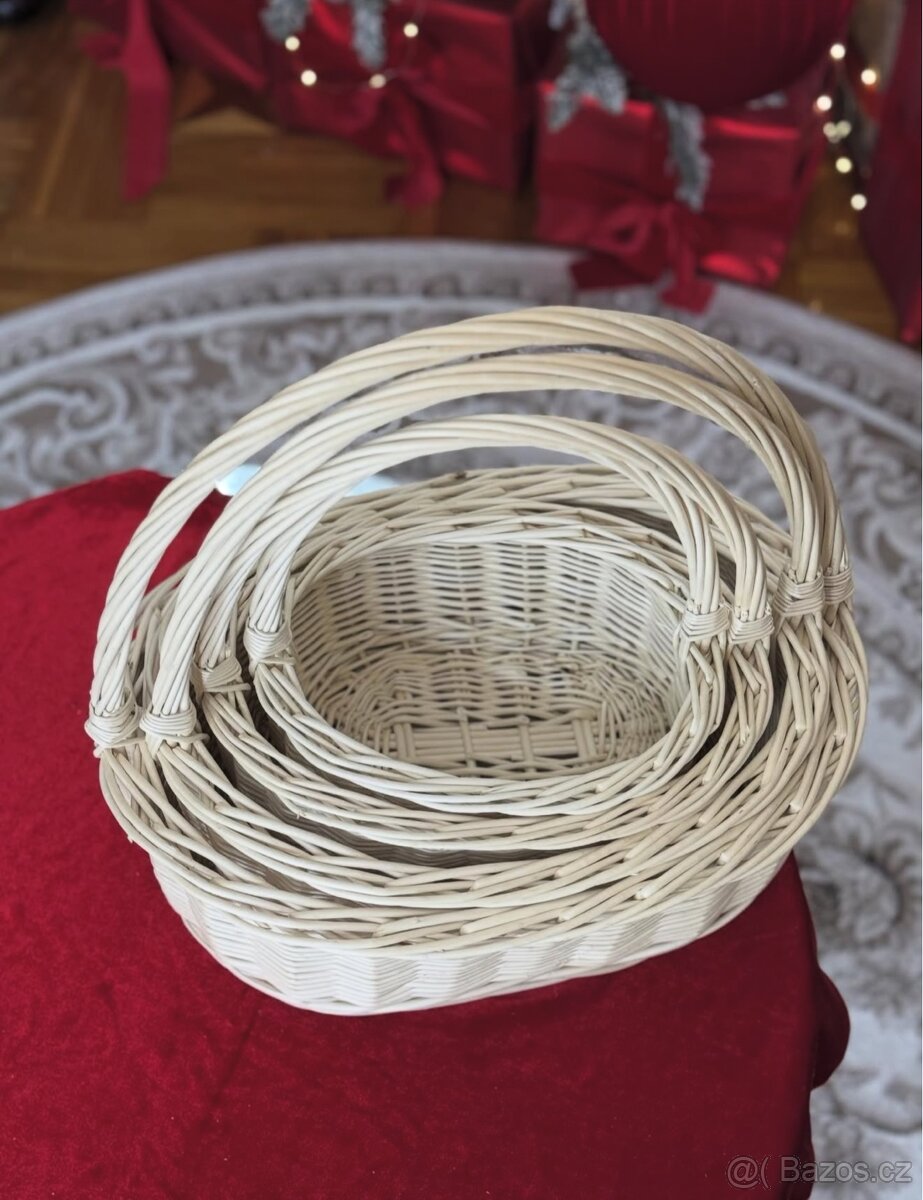 Sada proutěných košíku - 4