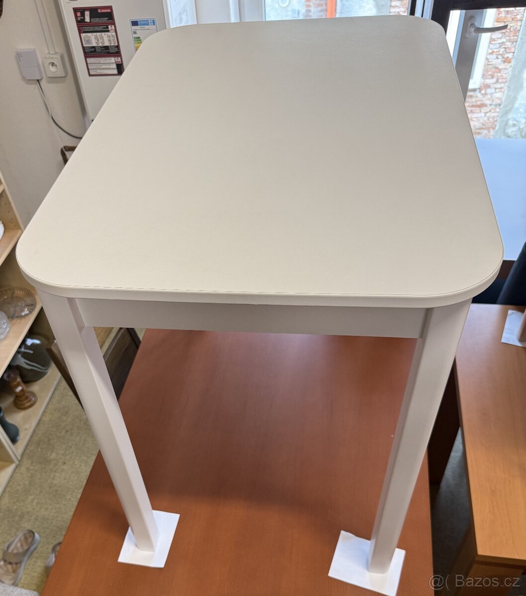 Nový jídelní stůl - 4