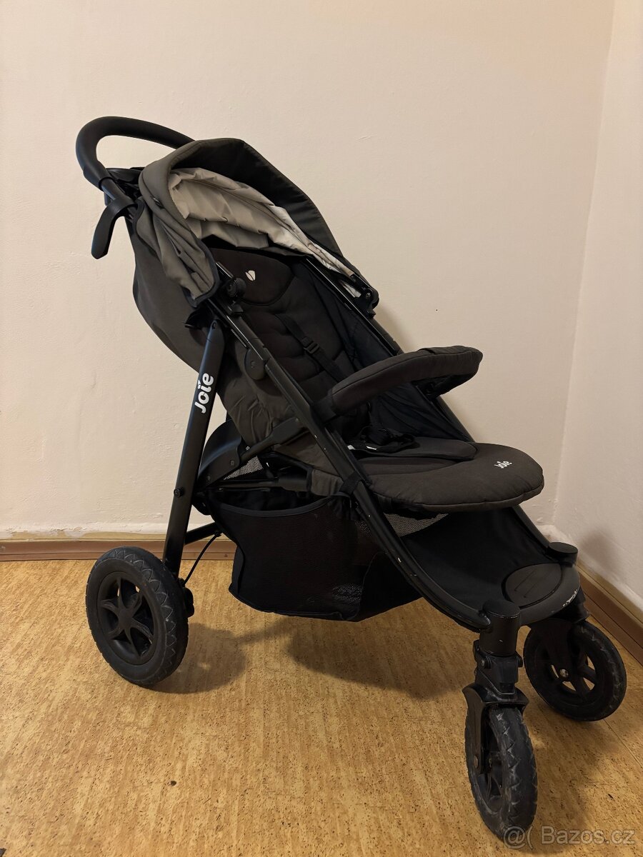 Kočárek Joie - 4