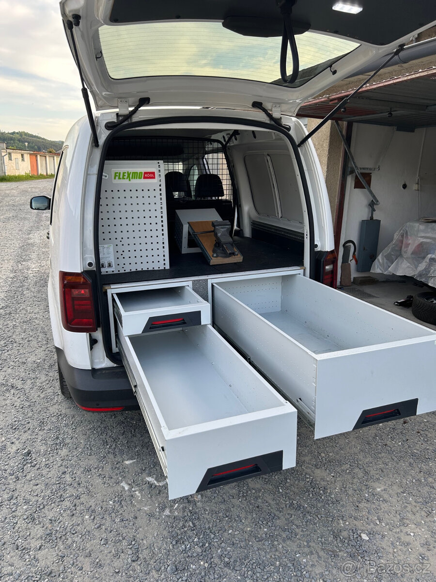 Dílenská vestavba VW Caddy - 4