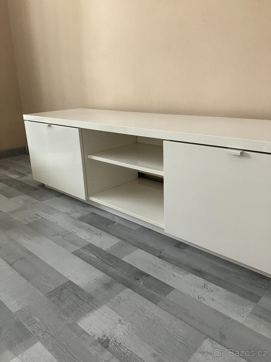 Televizní stolek - 4