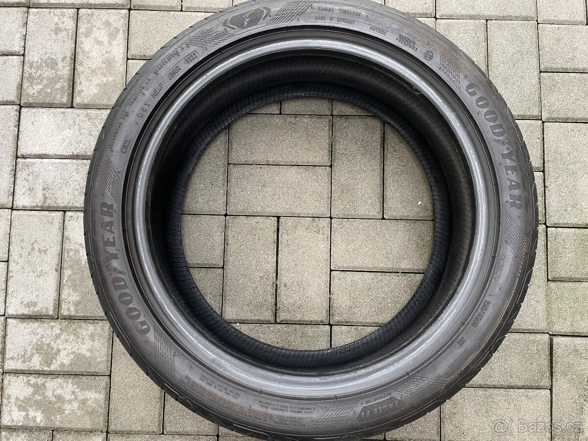 Letní 225/45/18 Goodyear - 4
