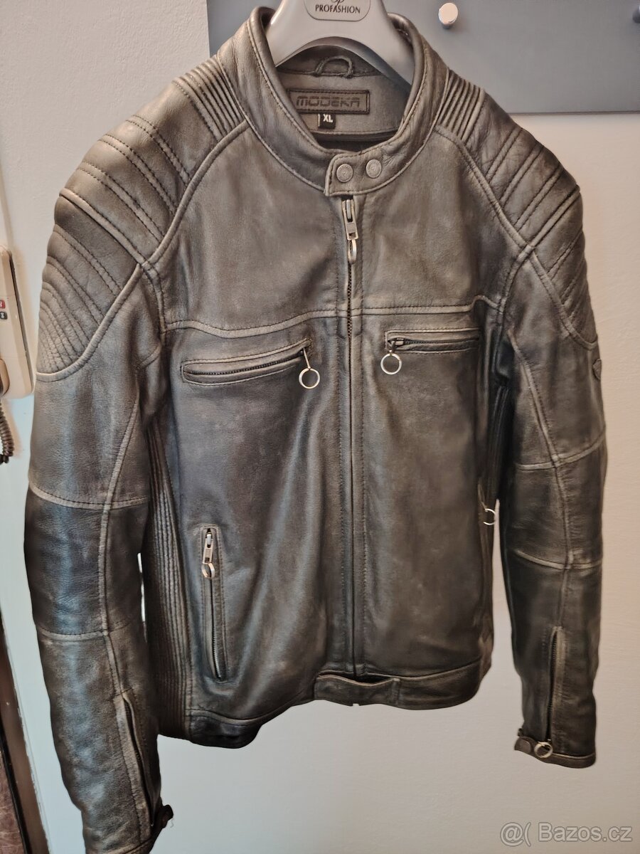 MODEKA VINCENT AGED - 4